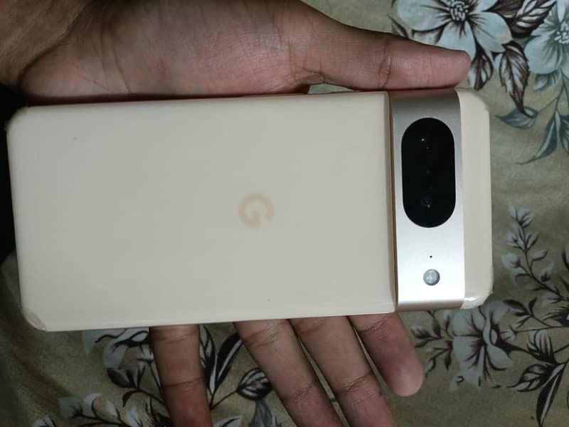 Google pixel 8 3