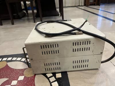 Universal A-100 Heavy Duty Automatic Voltage Stabiliser 10000 Watts