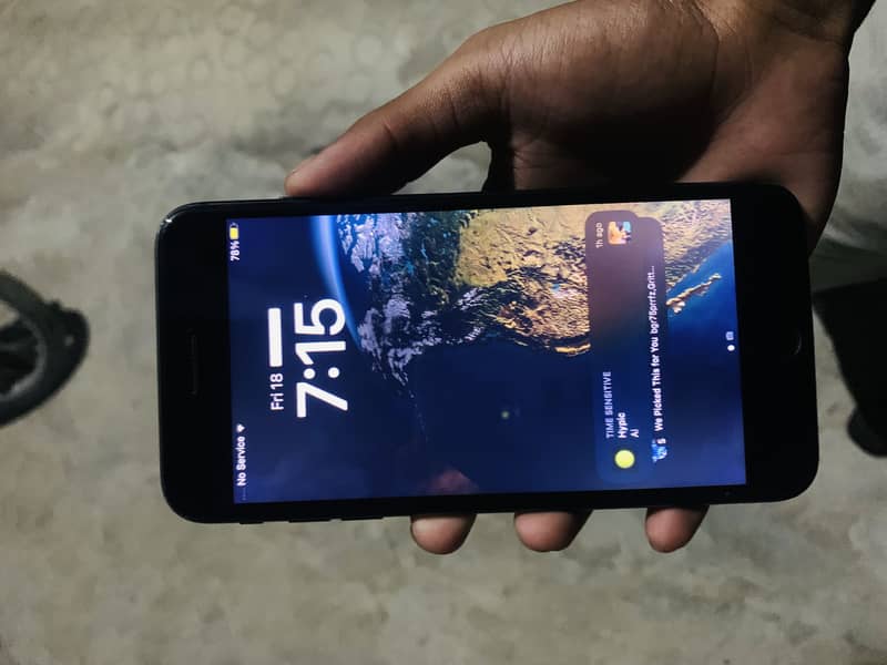 Apple iPhone 8 Plus 0