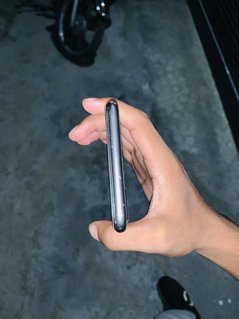 Apple iPhone 8 Plus 1