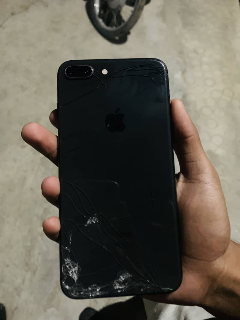 Apple iPhone 8 Plus 2