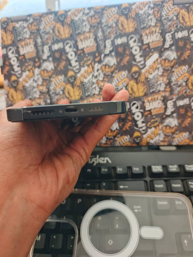 Apple iPhone 14 Pro Max 6