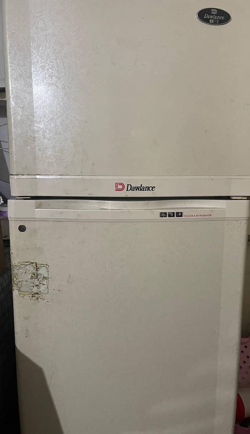 Dawlance Refrigrator Medium Size 0