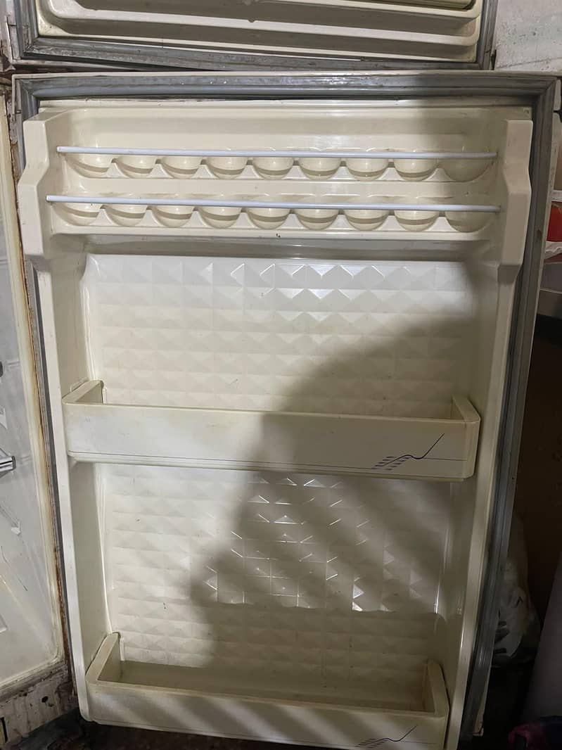Dawlance Refrigrator Medium Size 1