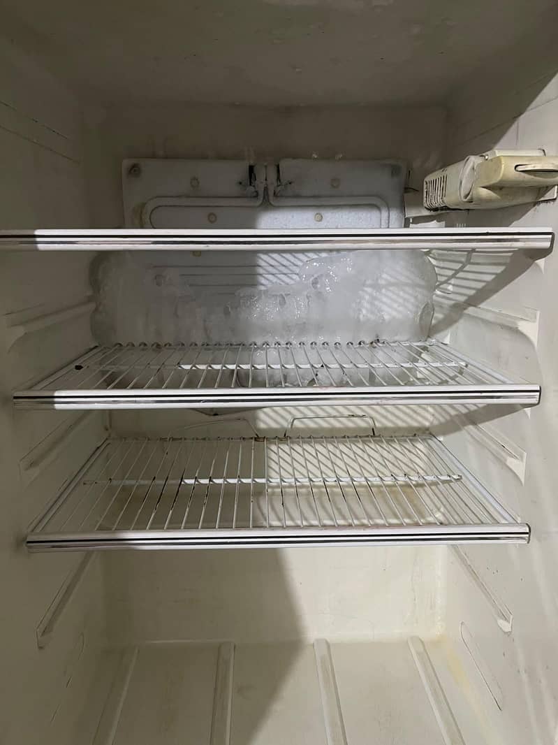 Dawlance Refrigrator Medium Size 2