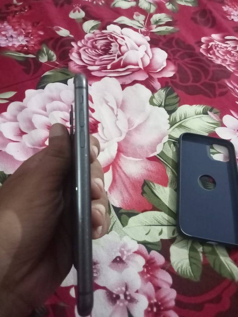 Apple iPhone 11 5