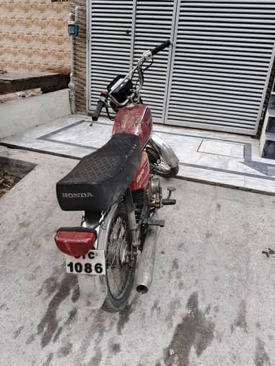 cd70 pointer bike hy orgnal engine Kisi k Naam per ni hy . .