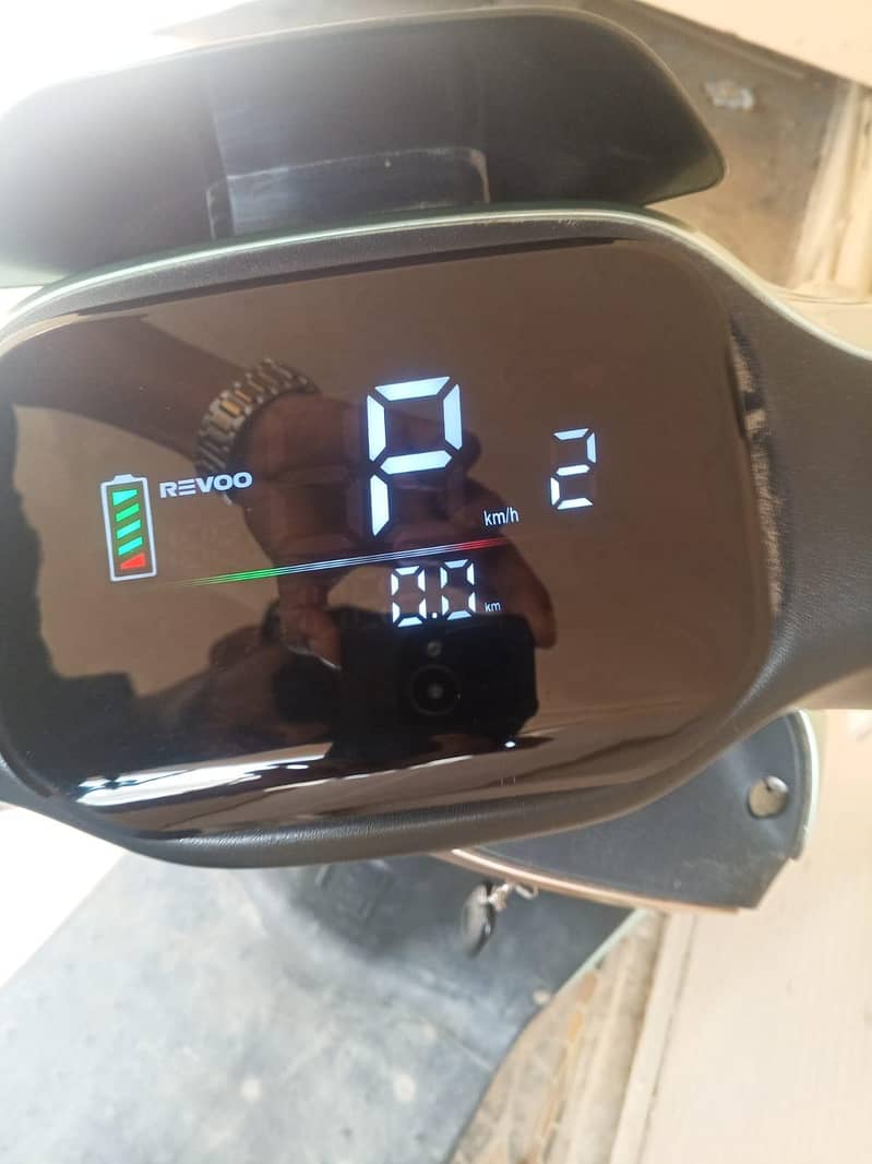 Revoo A11 4