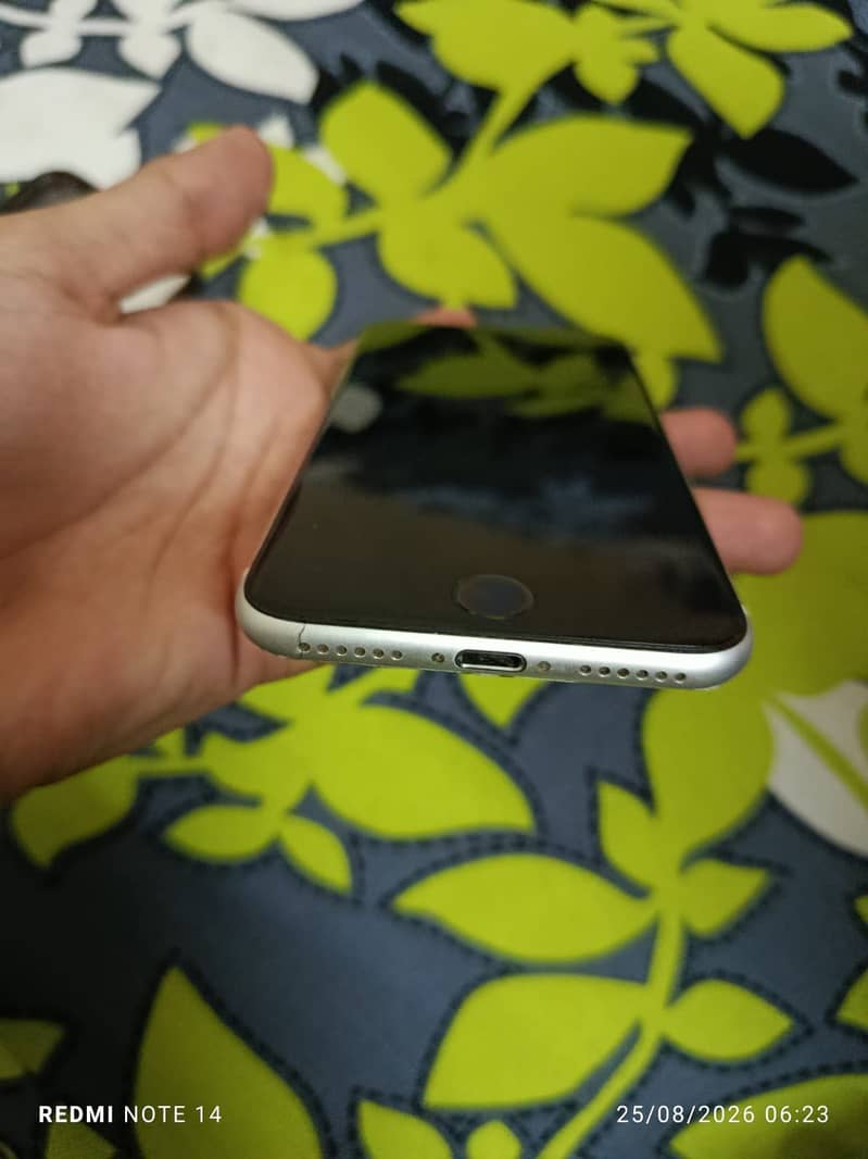 Apple iPhone SE 7