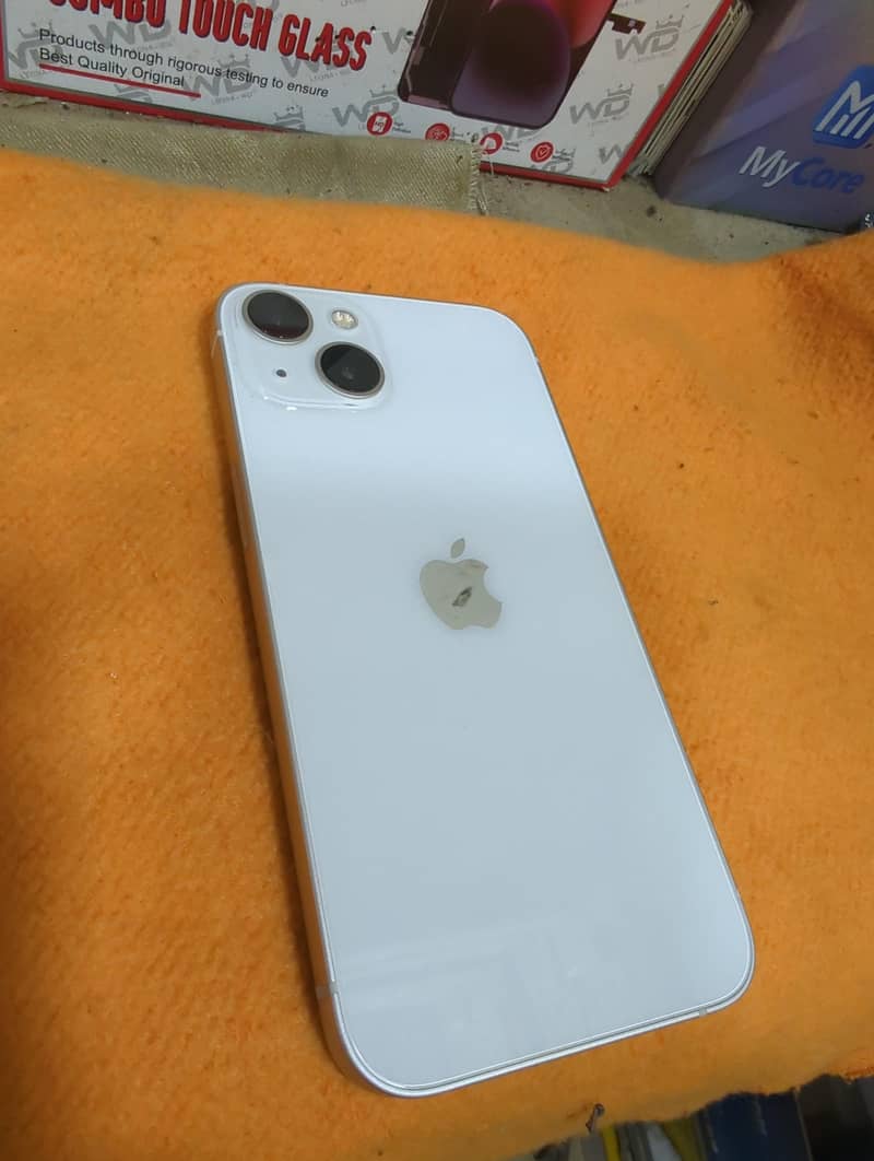 Apple iPhone 13 0