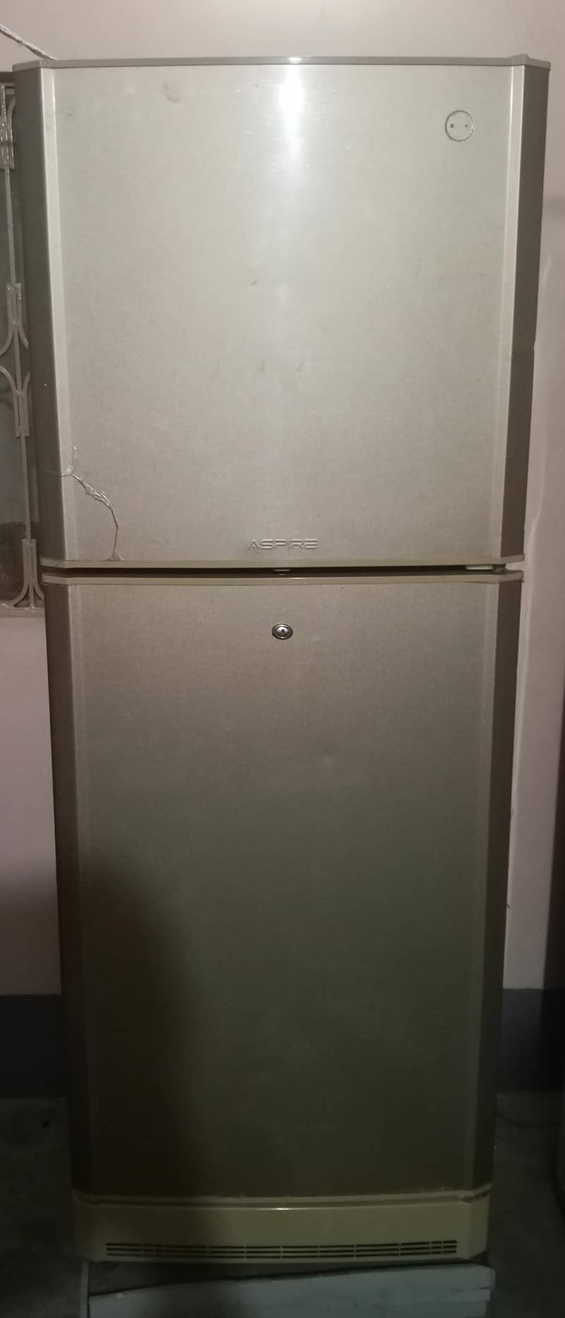 Refrigerator 0