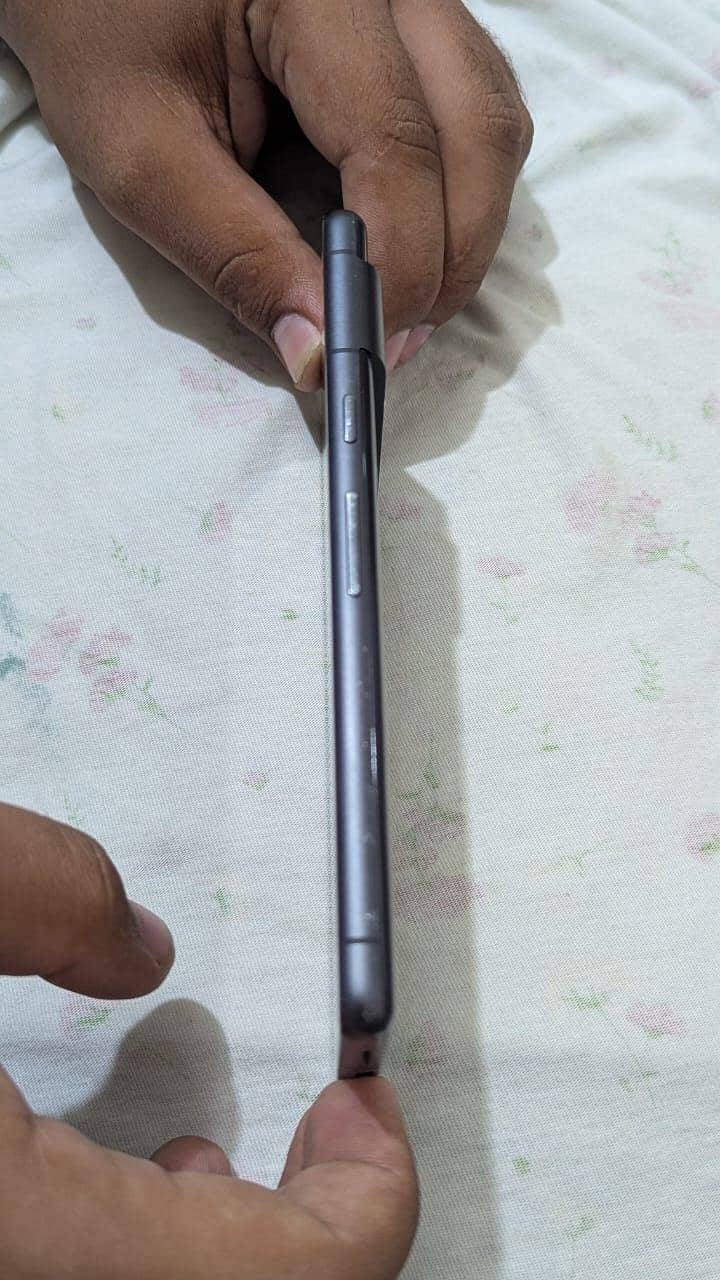 Google Pixel 7 4