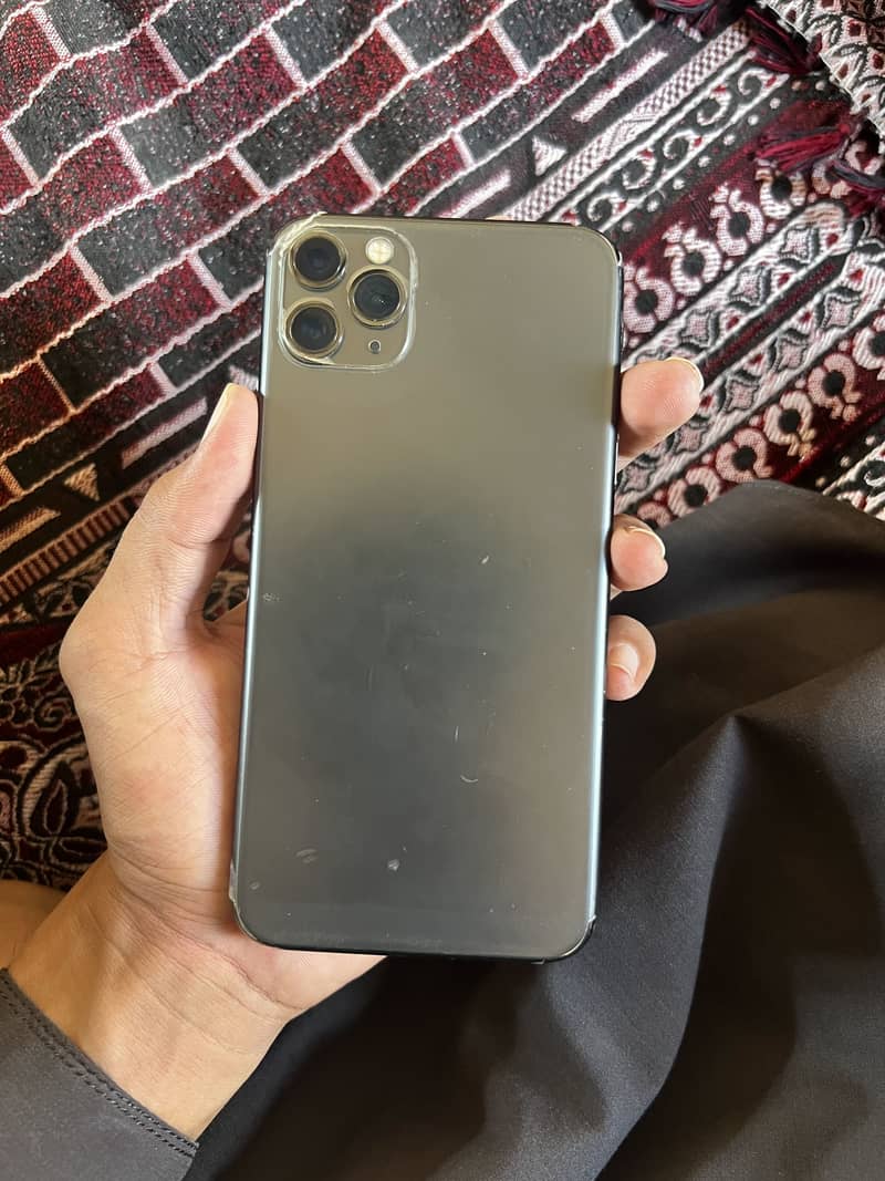 Apple iPhone 11 Pro Max 2
