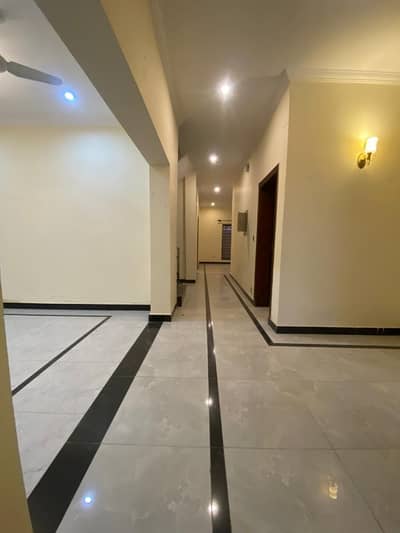 10 MARLA JUST LIKE BRAND NEW WITH EXTRA LAND FOR SALE