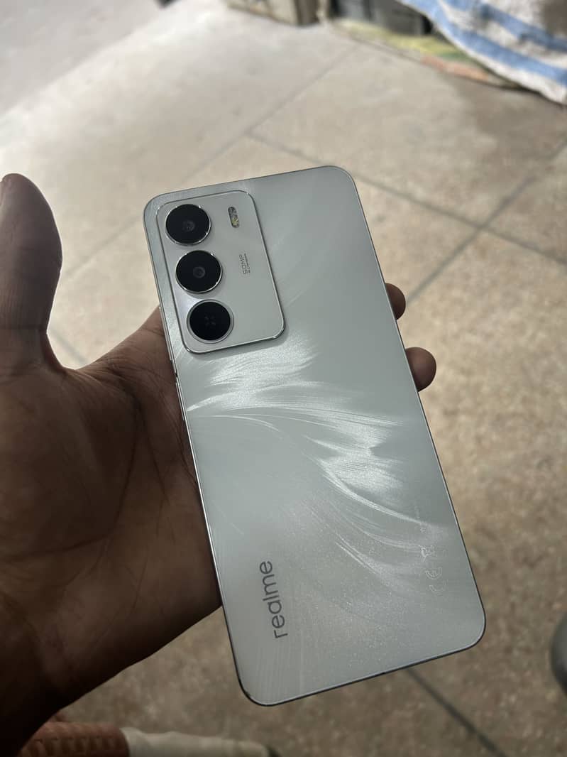 Realme C71 3