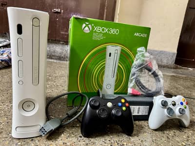 Xbox 360 128gb with 2 wireless original controllers and Box