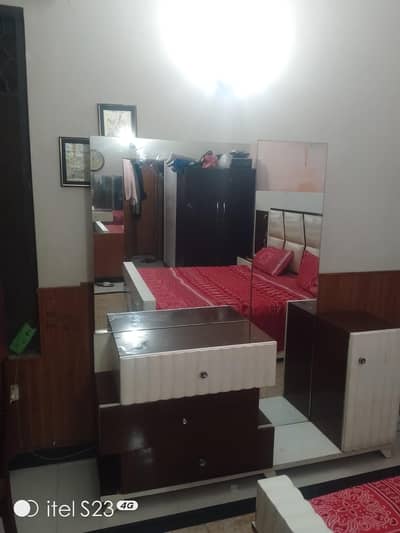 premium quality solid bed with matching large dressing table