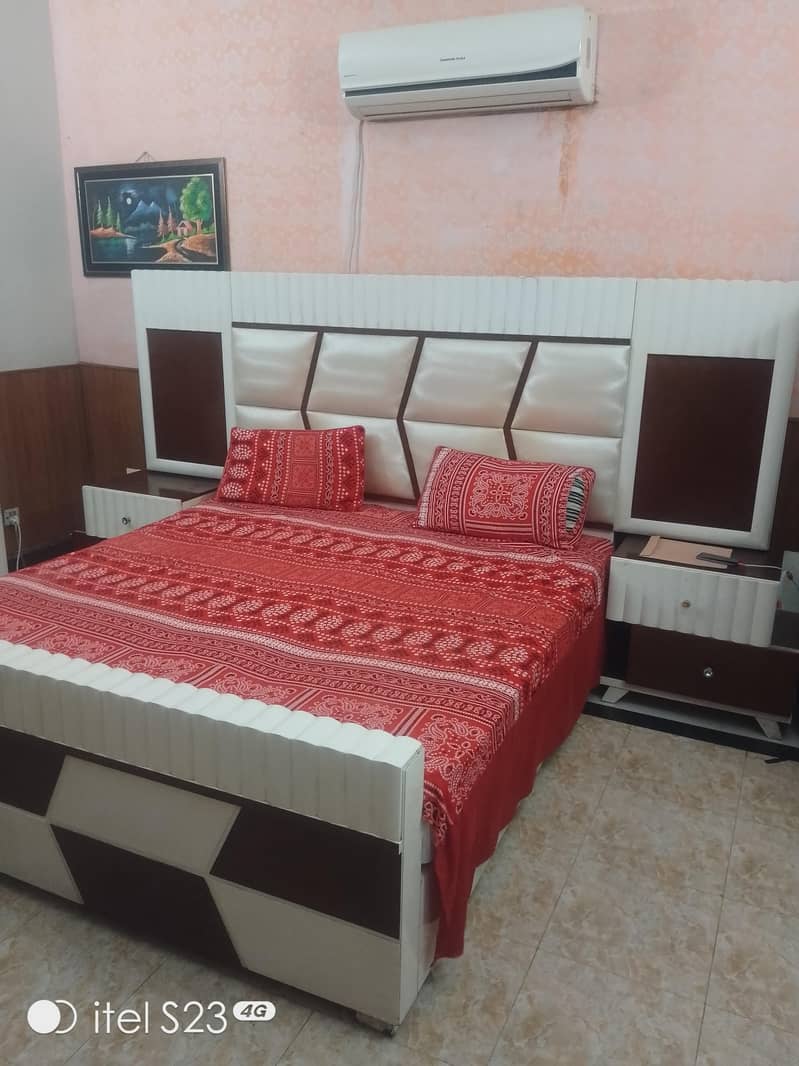 premium quality solid bed with matching large dressing table 2