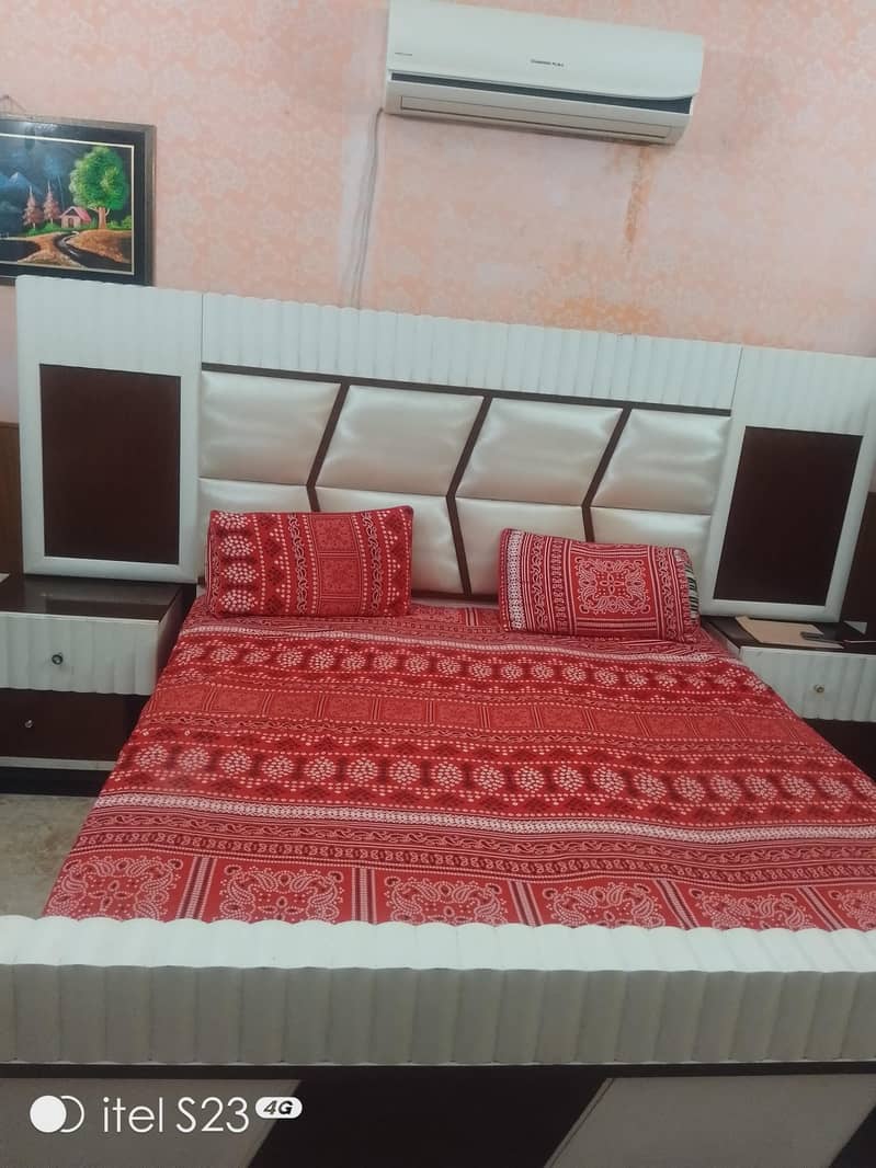 premium quality solid bed with matching large dressing table 5