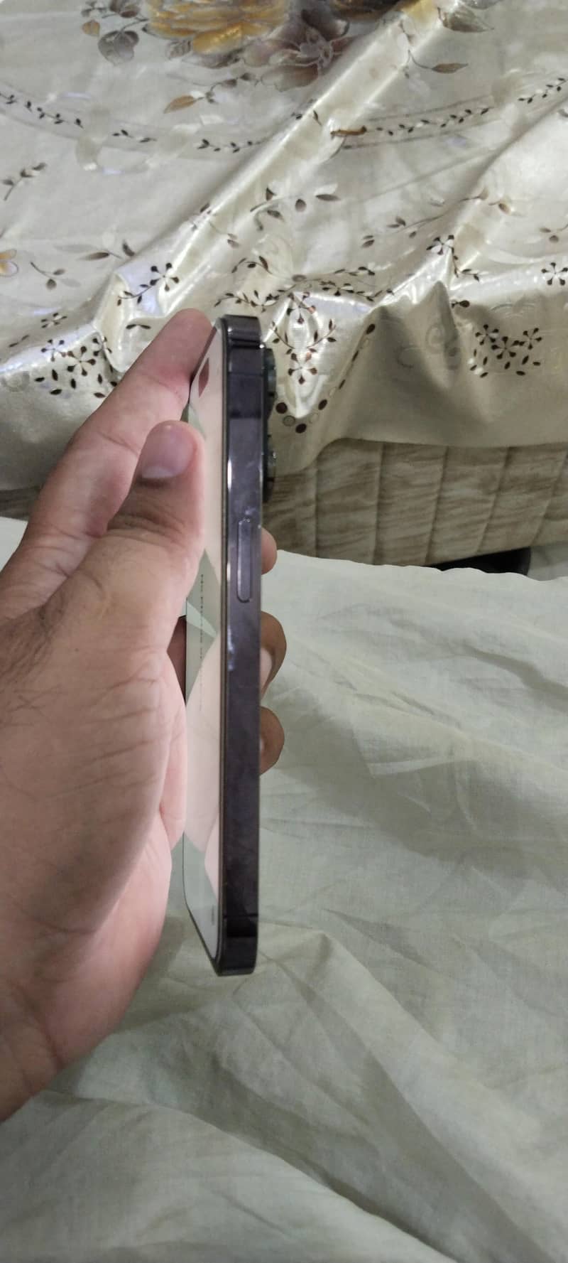 Apple iPhone 14 Pro 1