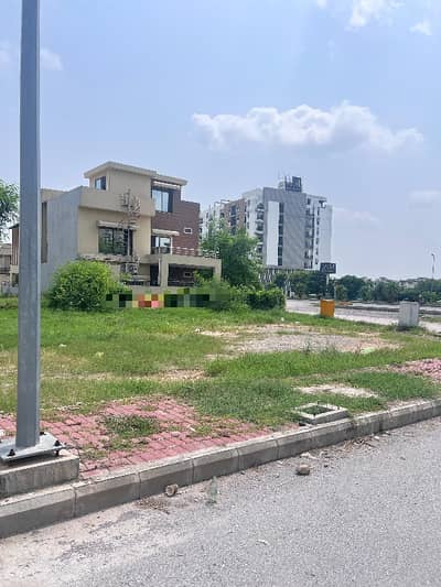 RAFI COMMERCIAL CORNER PLOT SUPPER HOT LOCATION 3 SIDE OPEN