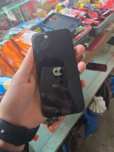Apple iPhone 13