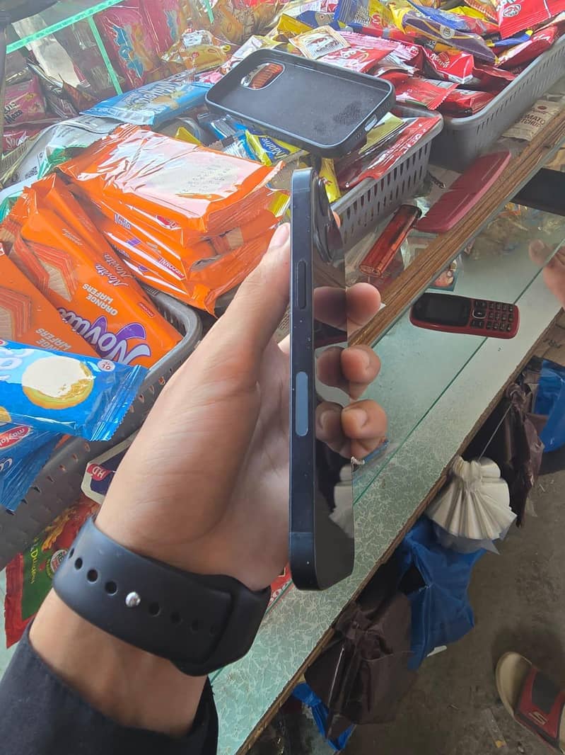 Apple iPhone 13 1