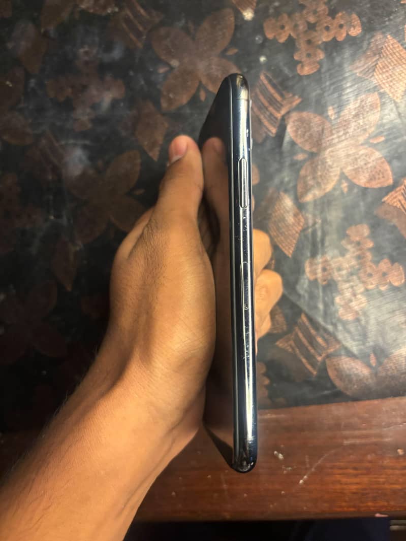 Apple iPhone 11 Pro 2