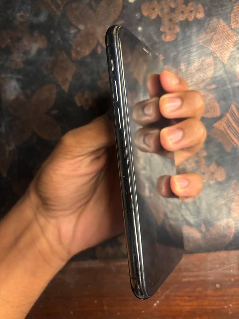 Apple iPhone 11 Pro 3
