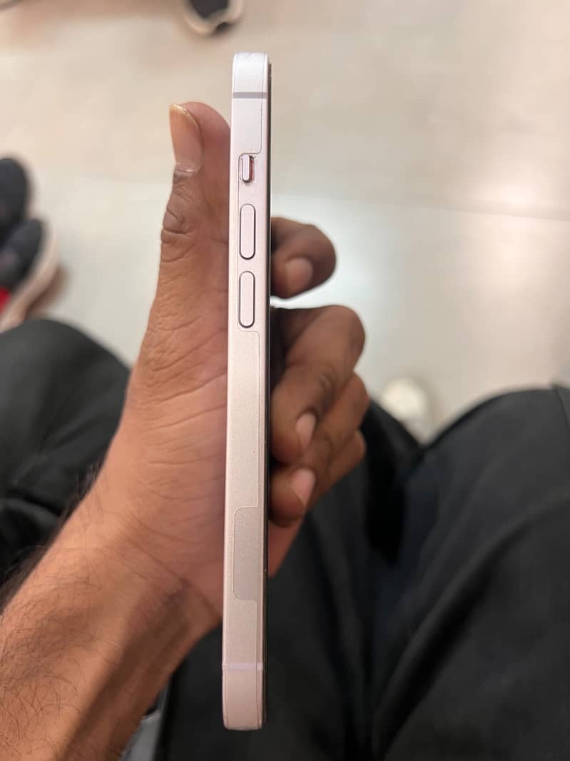 Apple iPhone 14 2