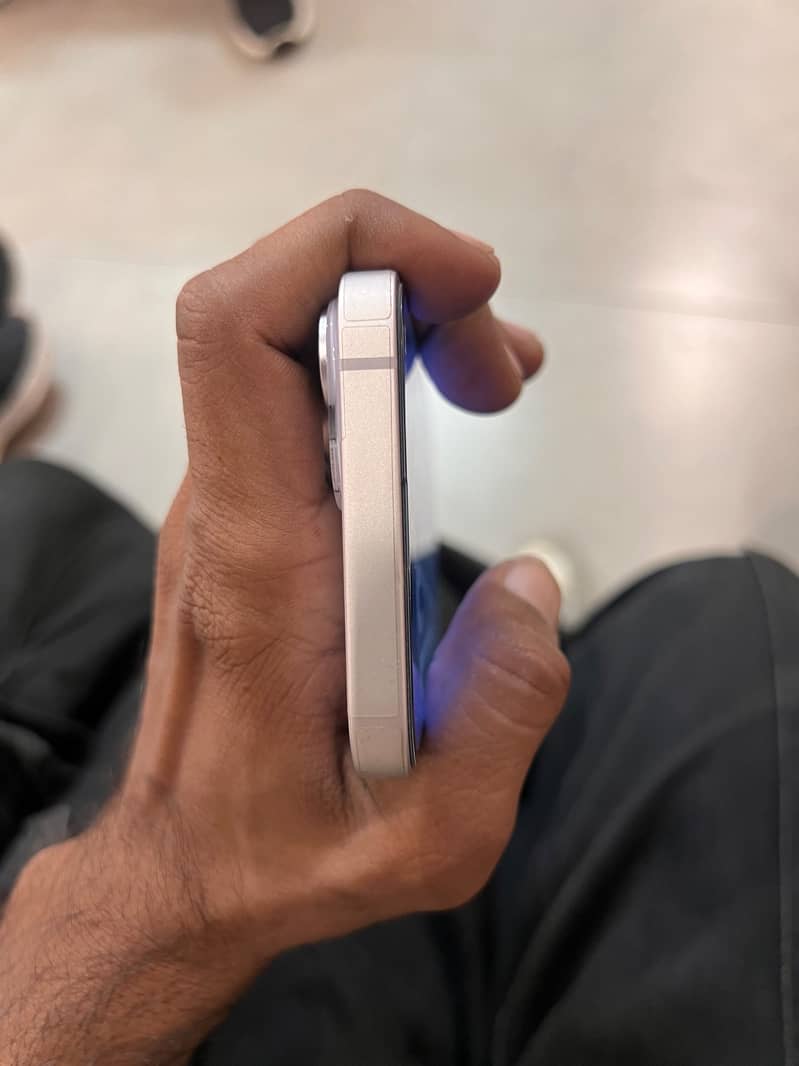 Apple iPhone 14 3