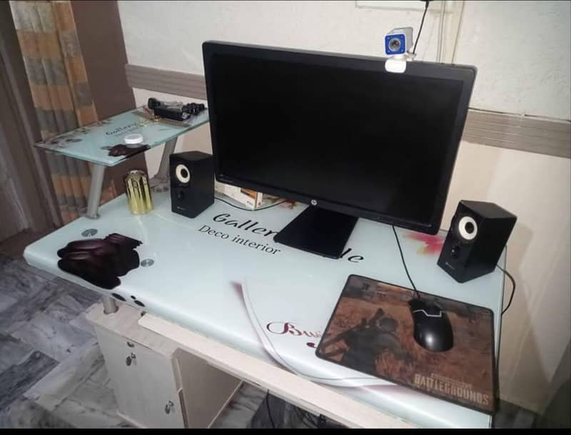 computer Table / desktop 1