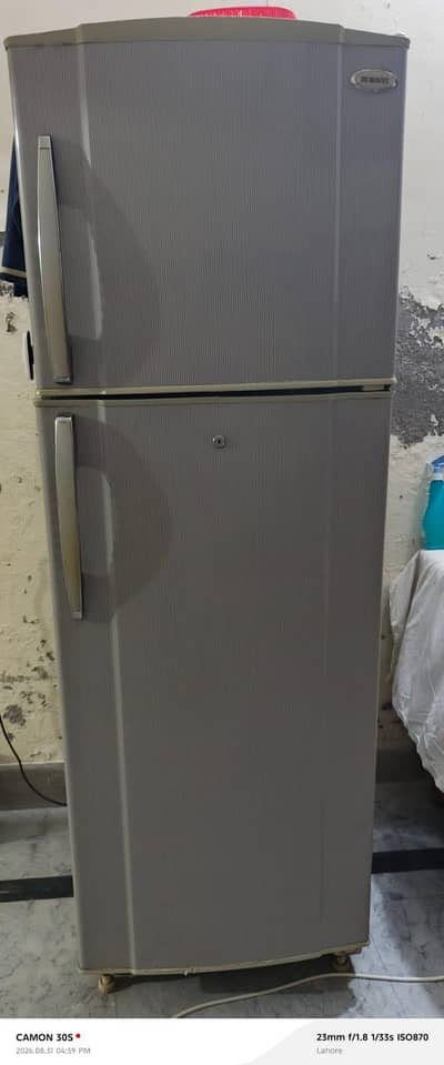 waves medium fridge for sale . . new le Liya is liye sale kr rahe hen.