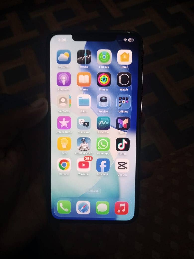 Apple iPhone 11 Pro Max 4