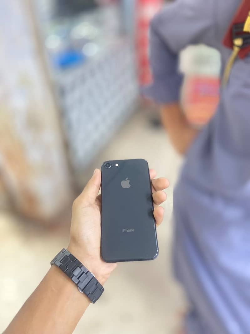 Apple iPhone SE 2nd generation 0
