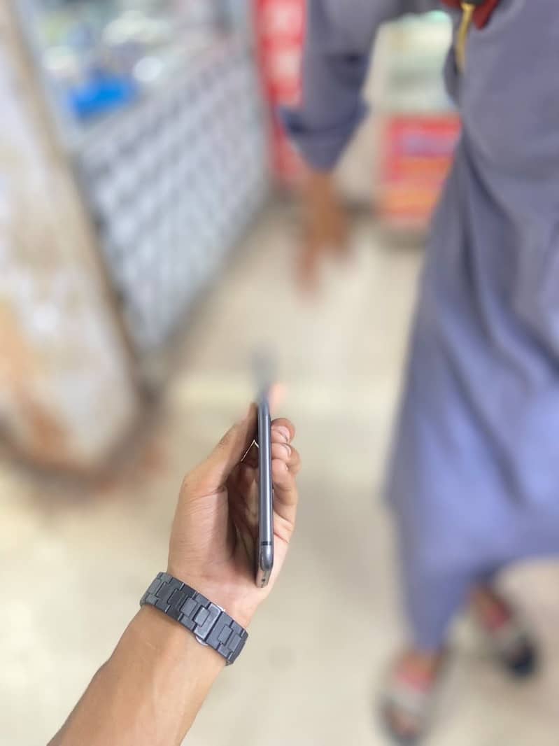 Apple iPhone SE 2nd generation 12