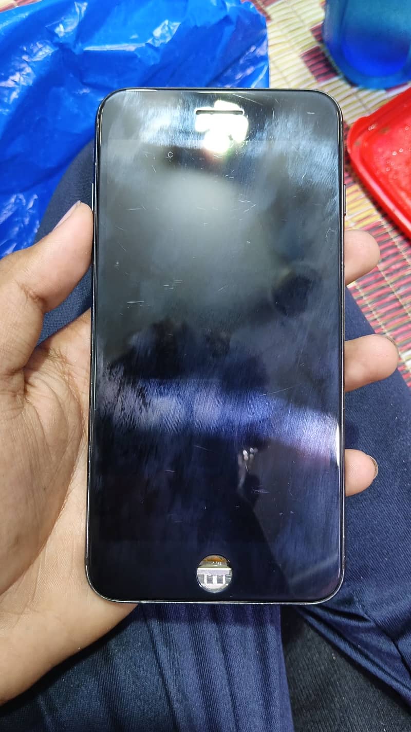 Apple iPhone 7 Plus 1