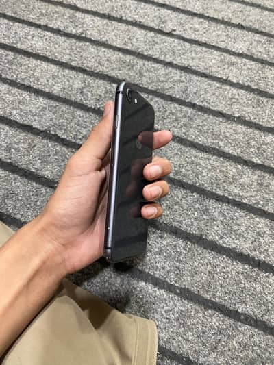 Apple iPhone 8