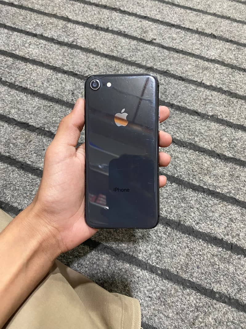 Apple iPhone 8 1