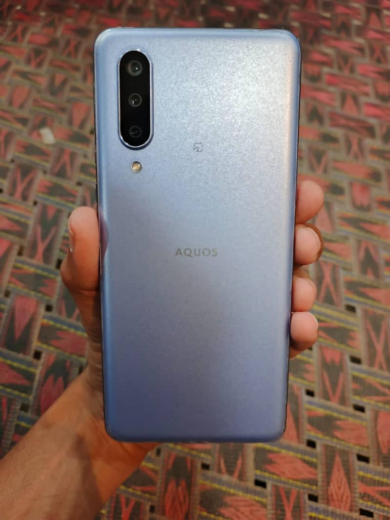 Sharp Aquos Zero 0