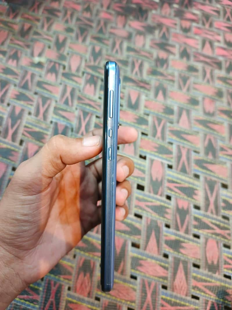 Sharp Aquos Zero 3