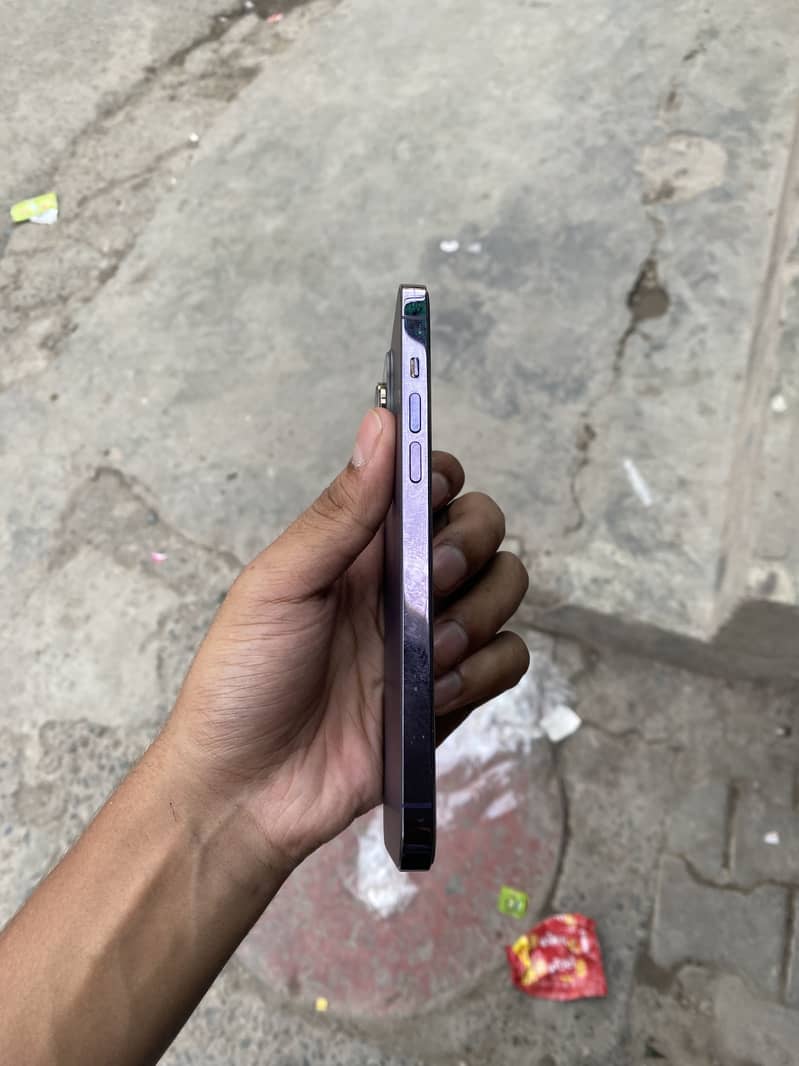 Apple iPhone 14 Pro Max 1