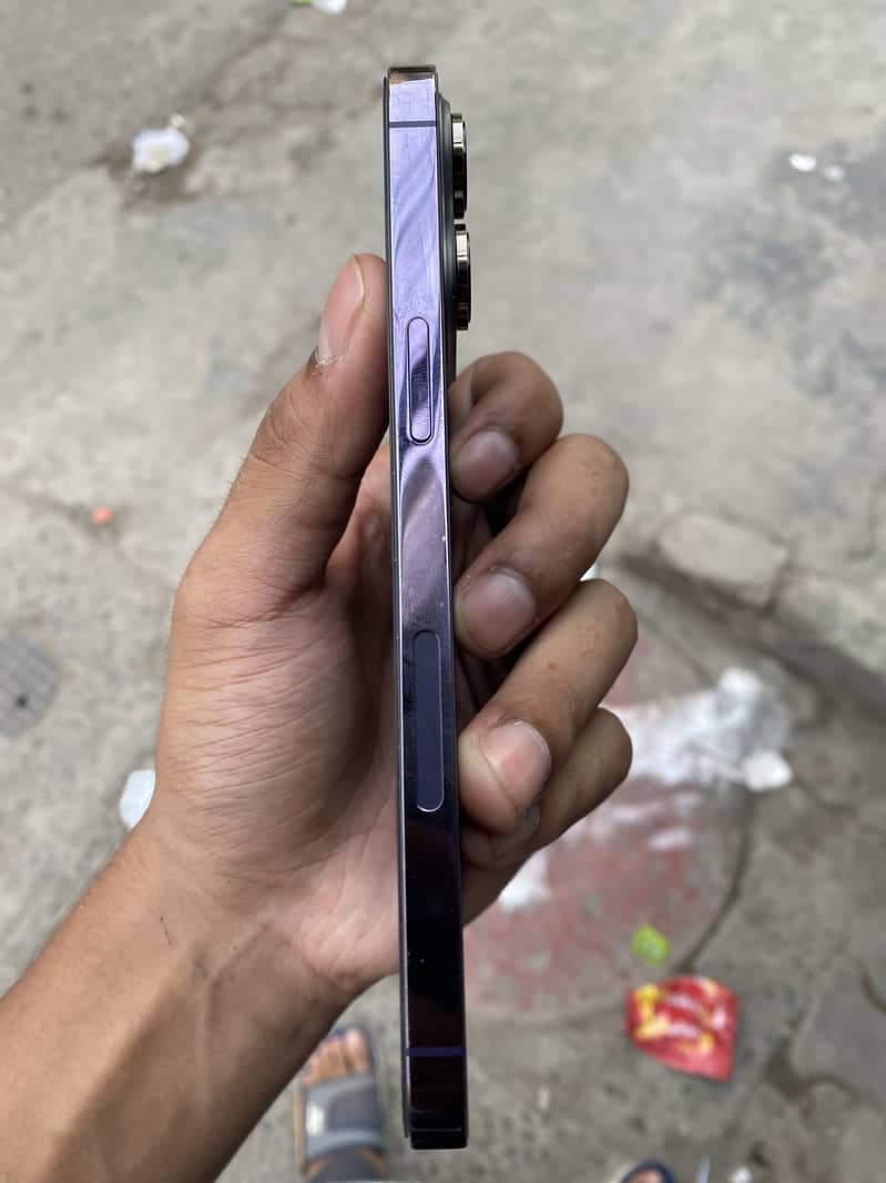 Apple iPhone 14 Pro Max 3