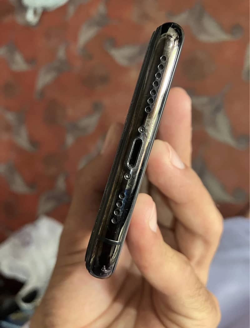 iPhone 11 Pro Max 3