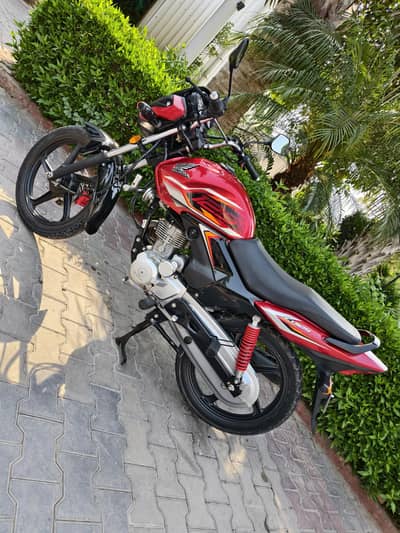 Honda cb125f