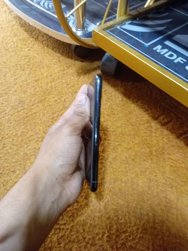 Apple iPhone 11 Pro 3