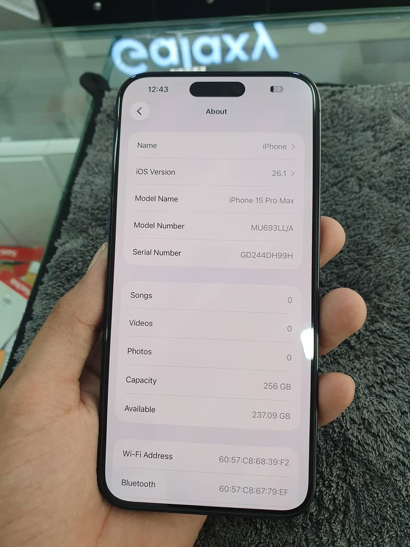 Apple iPhone 15 Pro Max 2