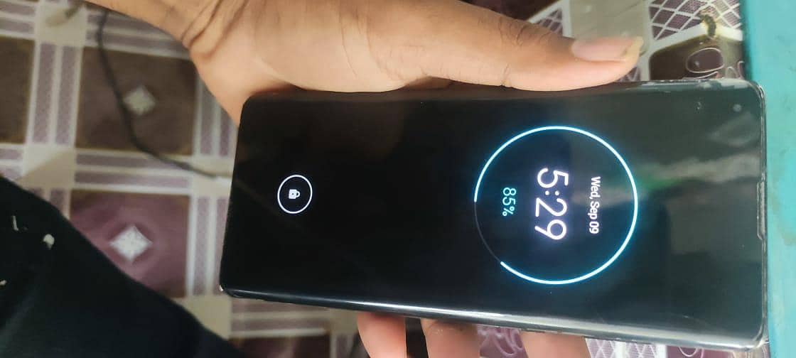 Motorola Edge Plus 8