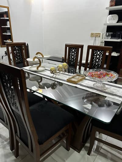 Dining table with 6 chairs