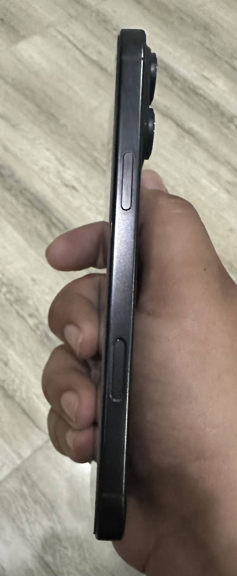 Apple iPhone 16 Pro Max 1